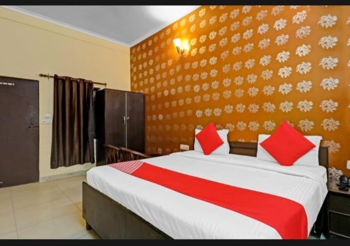 The Hotel Grace Place Inn ニューデリー エクステリア 写真